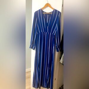 Forever 21 Macy style dress with long sleeves